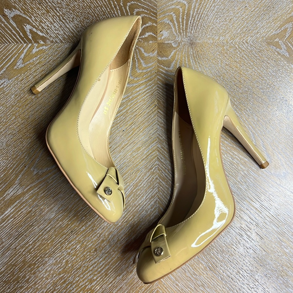 THE ALBA Nude Shiny Heels 37